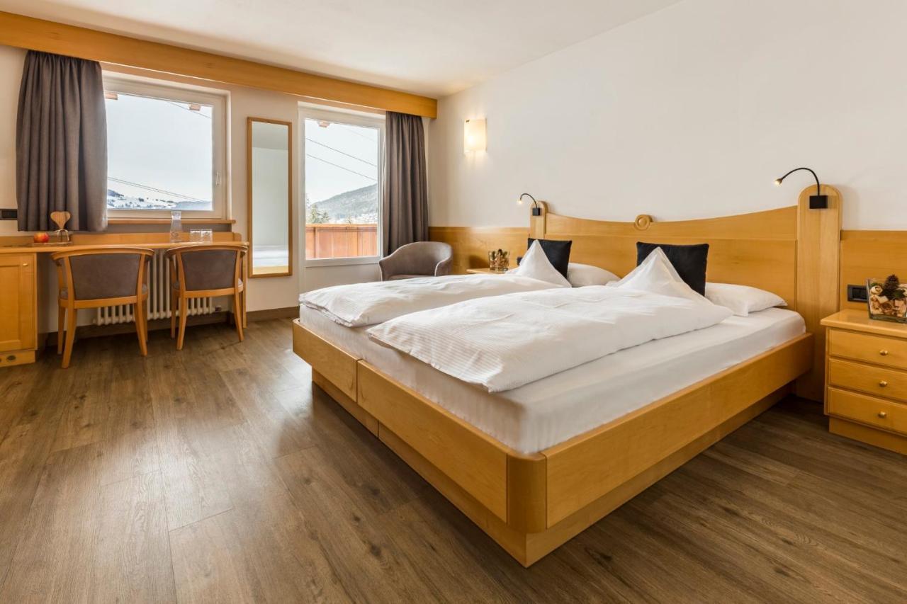 Отель Rainell Dolomites Retreat Ортизеи Номер фото