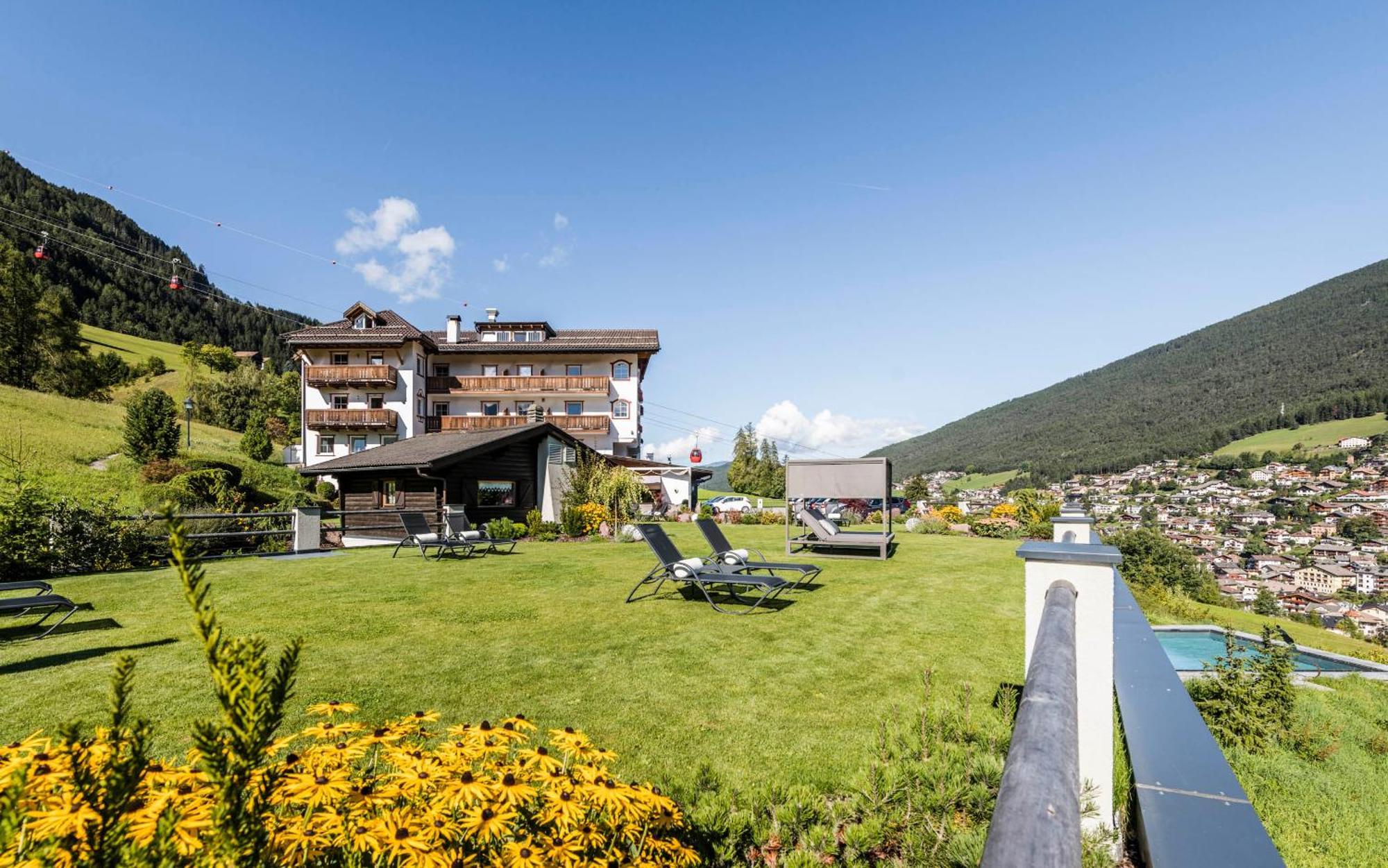 Отель Rainell Dolomites Retreat Ортизеи Экстерьер фото