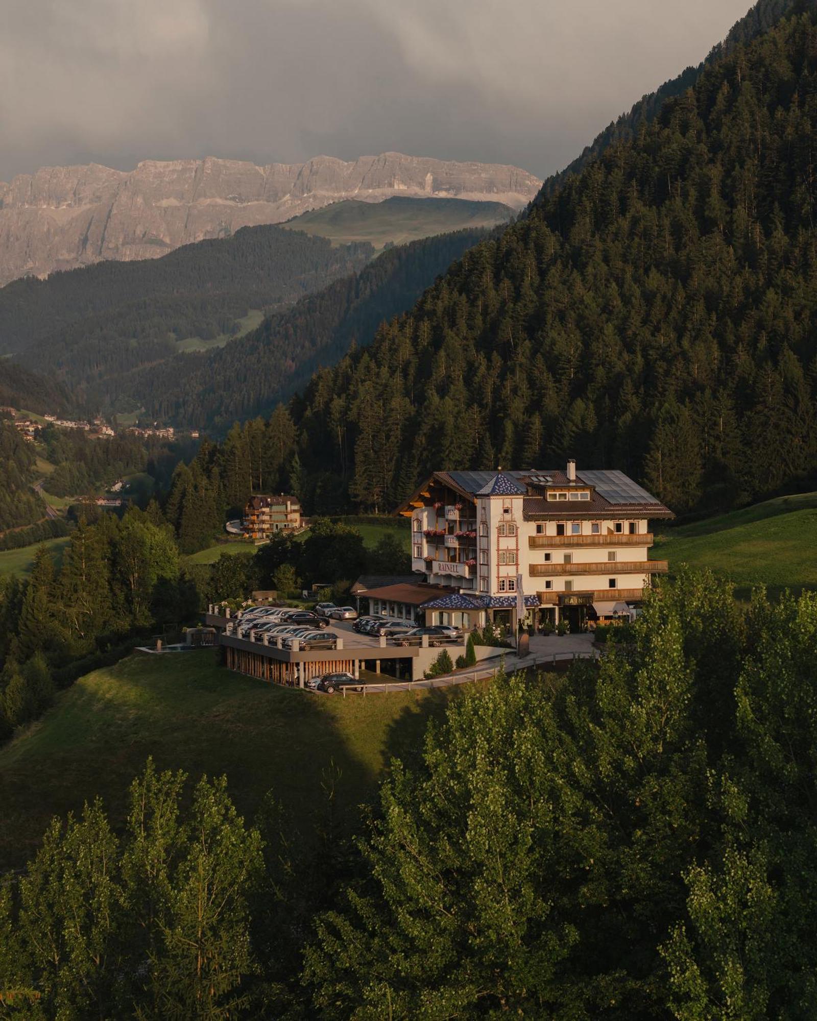 Отель Rainell Dolomites Retreat Ортизеи Экстерьер фото