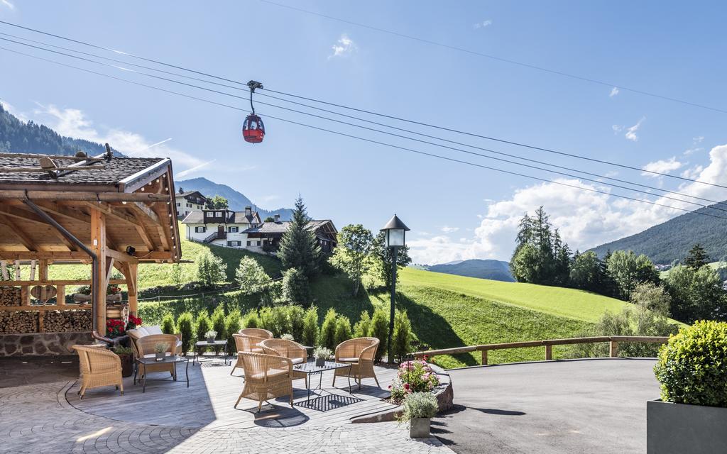Отель Rainell Dolomites Retreat Ортизеи Экстерьер фото