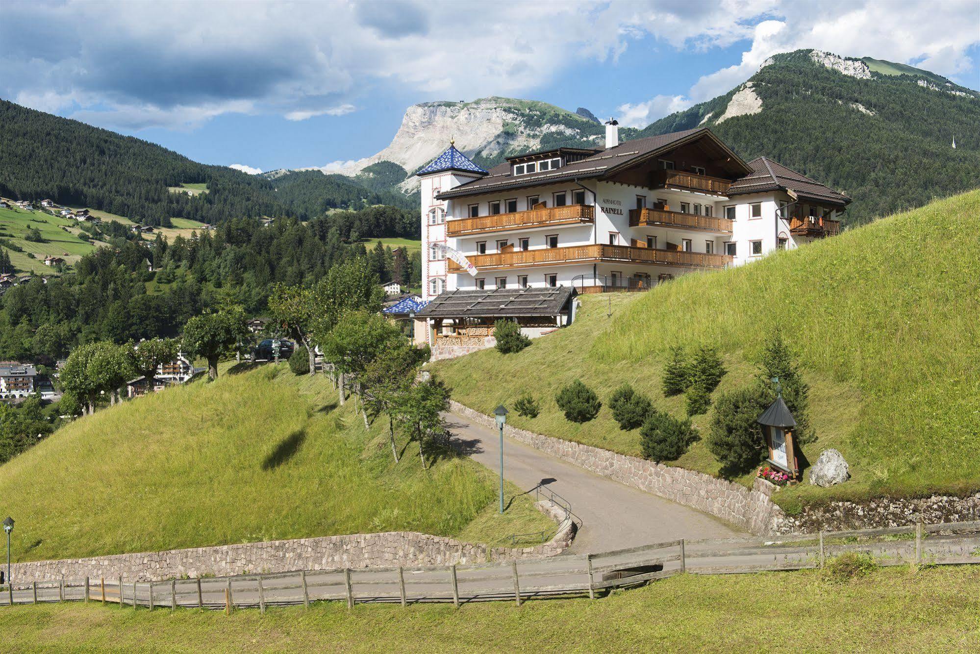 Отель Rainell Dolomites Retreat Ортизеи Экстерьер фото