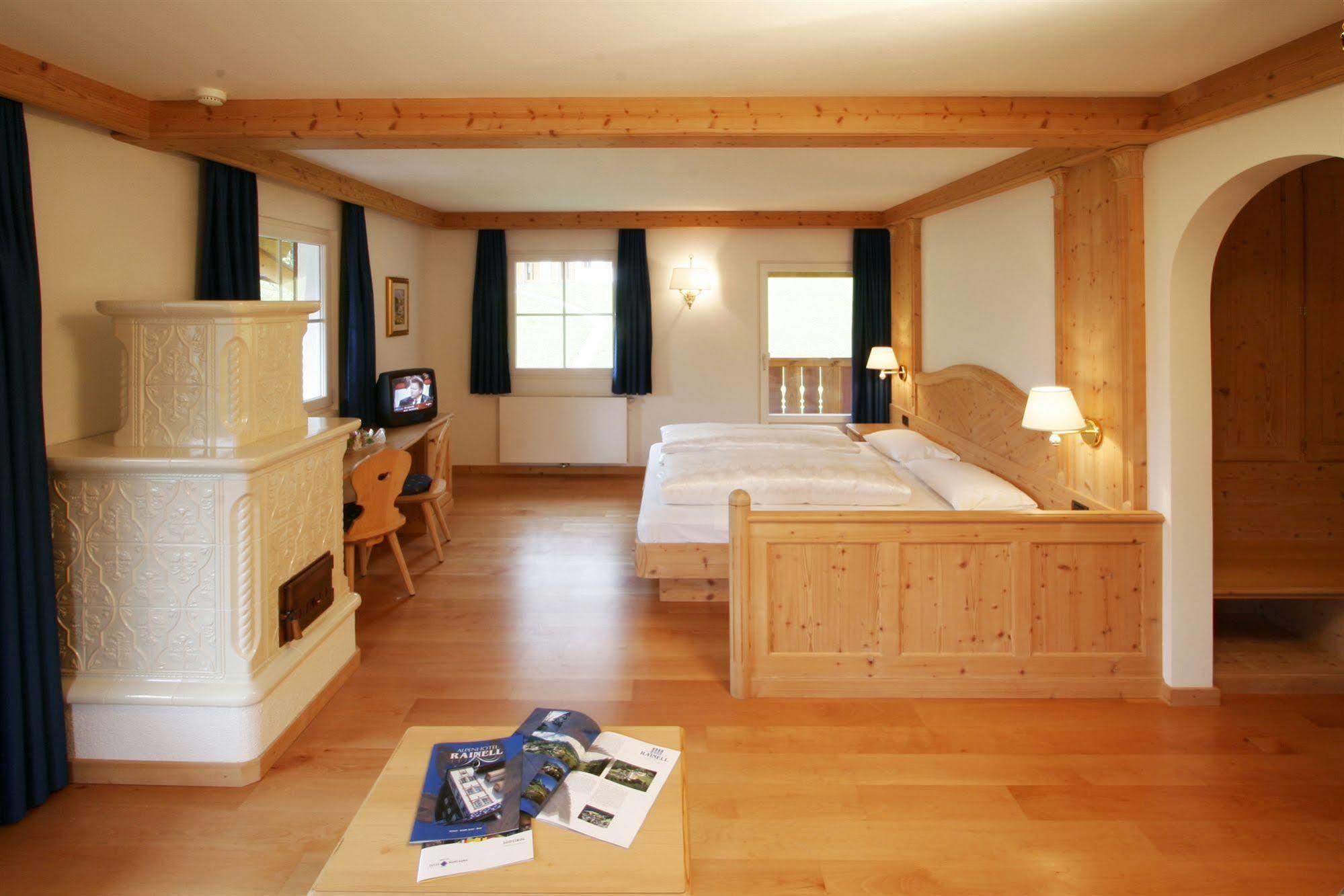 Отель Rainell Dolomites Retreat Ортизеи Экстерьер фото